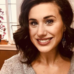 Meet your Posher, Lara
